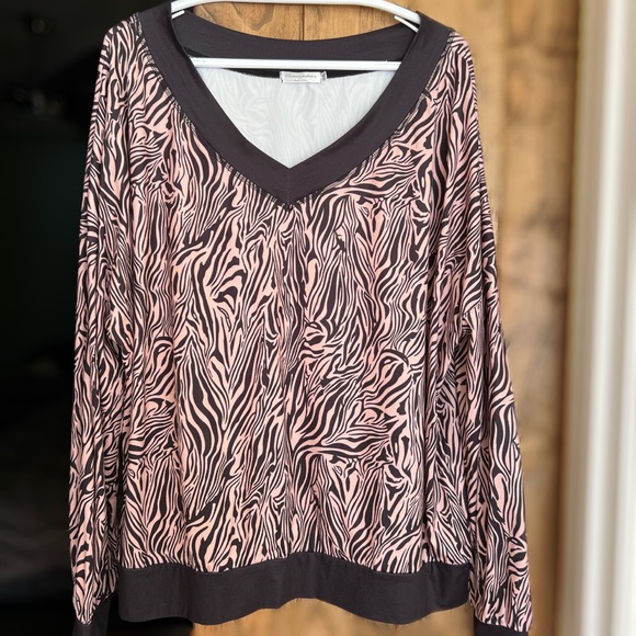 Women’s Leopard Print Top One Shoulder V Neck Long Sleeve Loose Pullover Blouse - Picture 2 of 4